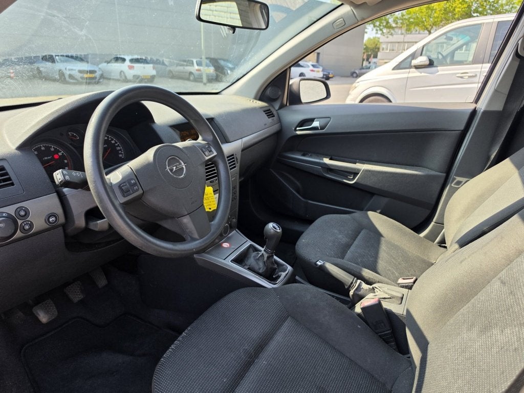 Opel Astra 1.6 Essentia 5-Drs LPG Nieuwe APK ✅ (bj 2004), Auto's, 15 km/l, Gebruikt, 4 cilinders, 1209 kg