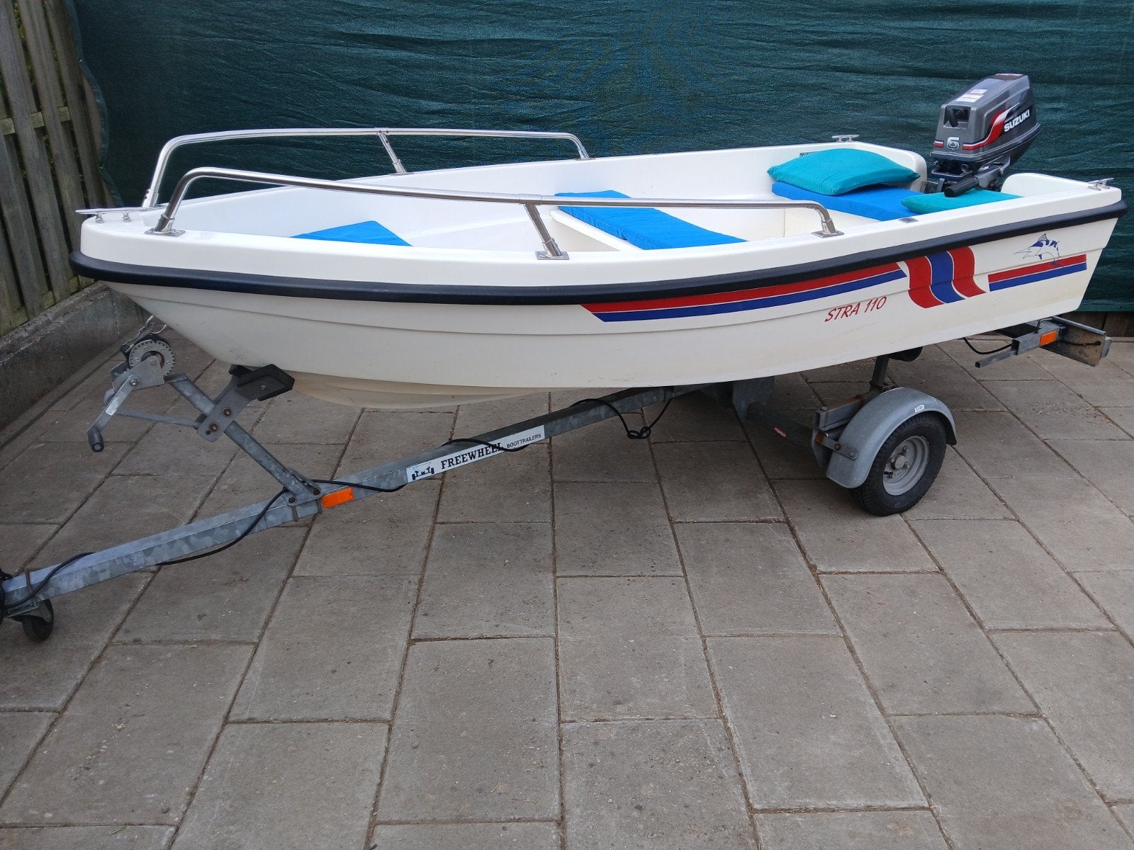 leuke boot Astra 110 met trailer en susuki 6pk motor, Ophalen, Zo goed als nieuw