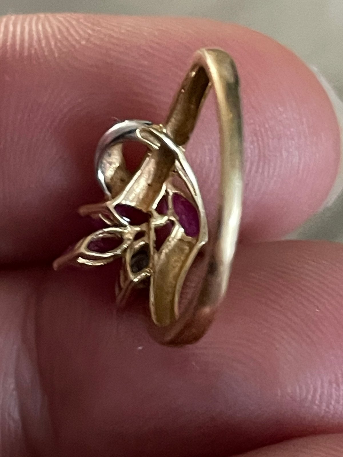 18 karaat gouden ring met robijnen en diamantjes maat 15,5, Ophalen of Verzenden, Nvt, Dame, Nvt
