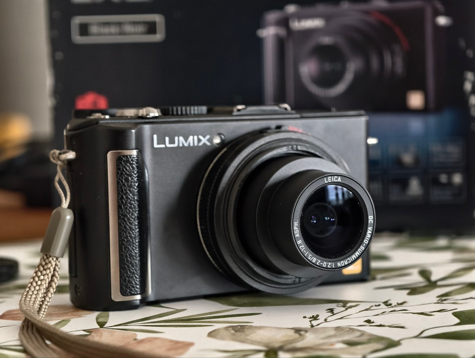ZGAN | Panasonic DMC-LX3+Lens adapter € 250,00, Panasonic, Screenprotector, 10 megapixels, Ingebouwde flitser