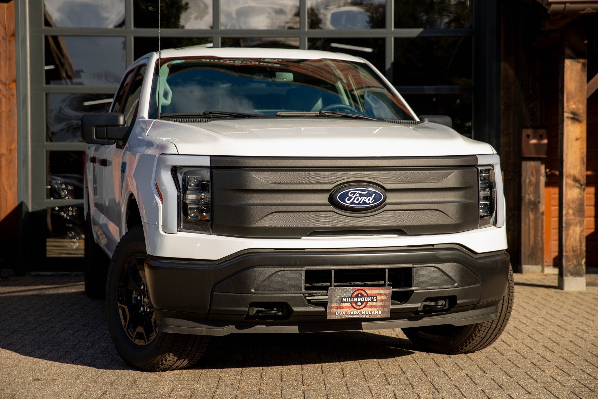Ford Ford F-150 Lightning Pro 4x4 SuperCrew ! lage bijtellin, Auto's, Automaat, 2920 kg, Wit, Ford