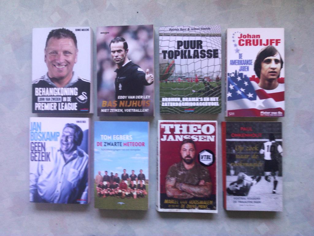 Voetbalboeken- diverse titels ( 8 stuks), Ophalen of Verzenden, Zo goed als nieuw, Balsport