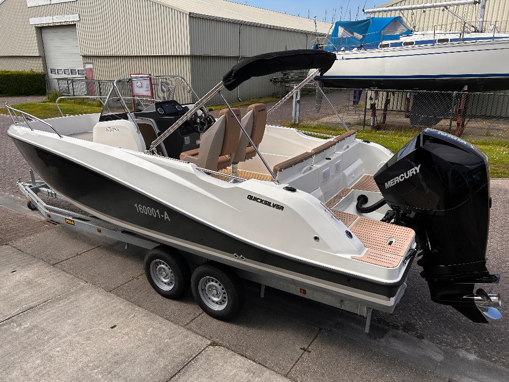 Quiksilver 675 Open bouwjaar 2023, Watersport en Boten, Vis- en Consoleboten, Viertaktmotor, 225 pk, Zo goed als nieuw, Quicksilver