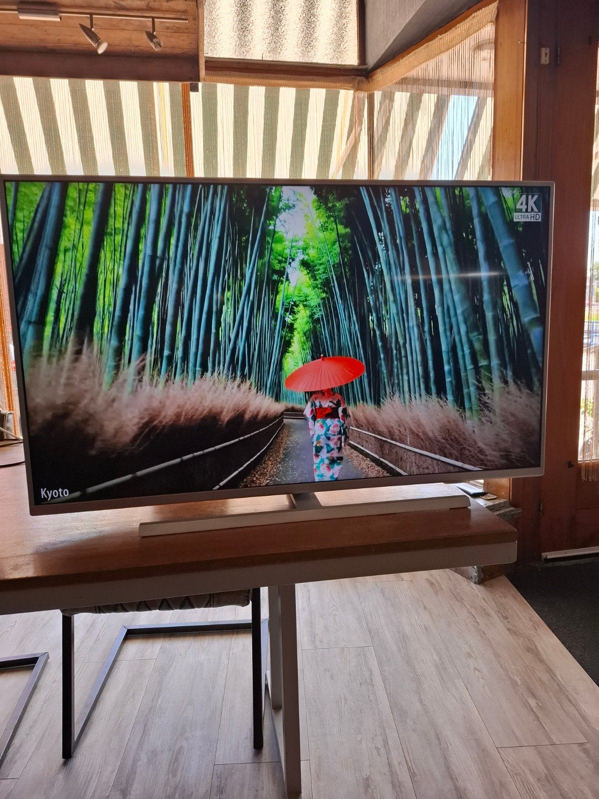 Philips 43 inch smart tv, Huis en Inrichting, Tafels | Sidetables, Ophalen, 25 tot 50 cm, Rechthoekig
