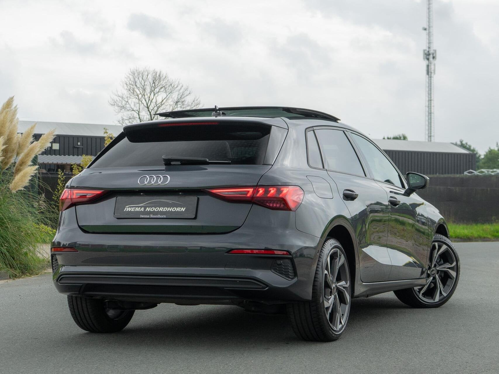 Audi A3 Sportback 40 TFSI e Edition |Panoramadak|Stoelverw.|, Gebruikt, 4 cilinders, 1535 kg, Leder en Stof