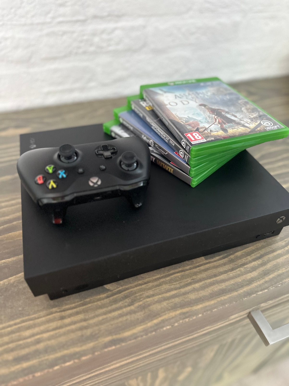 Xbox One X 1TB + 4 games + originele controller | 4K HD, Ophalen, Zo goed als nieuw, 1 TB, Met 1 controller