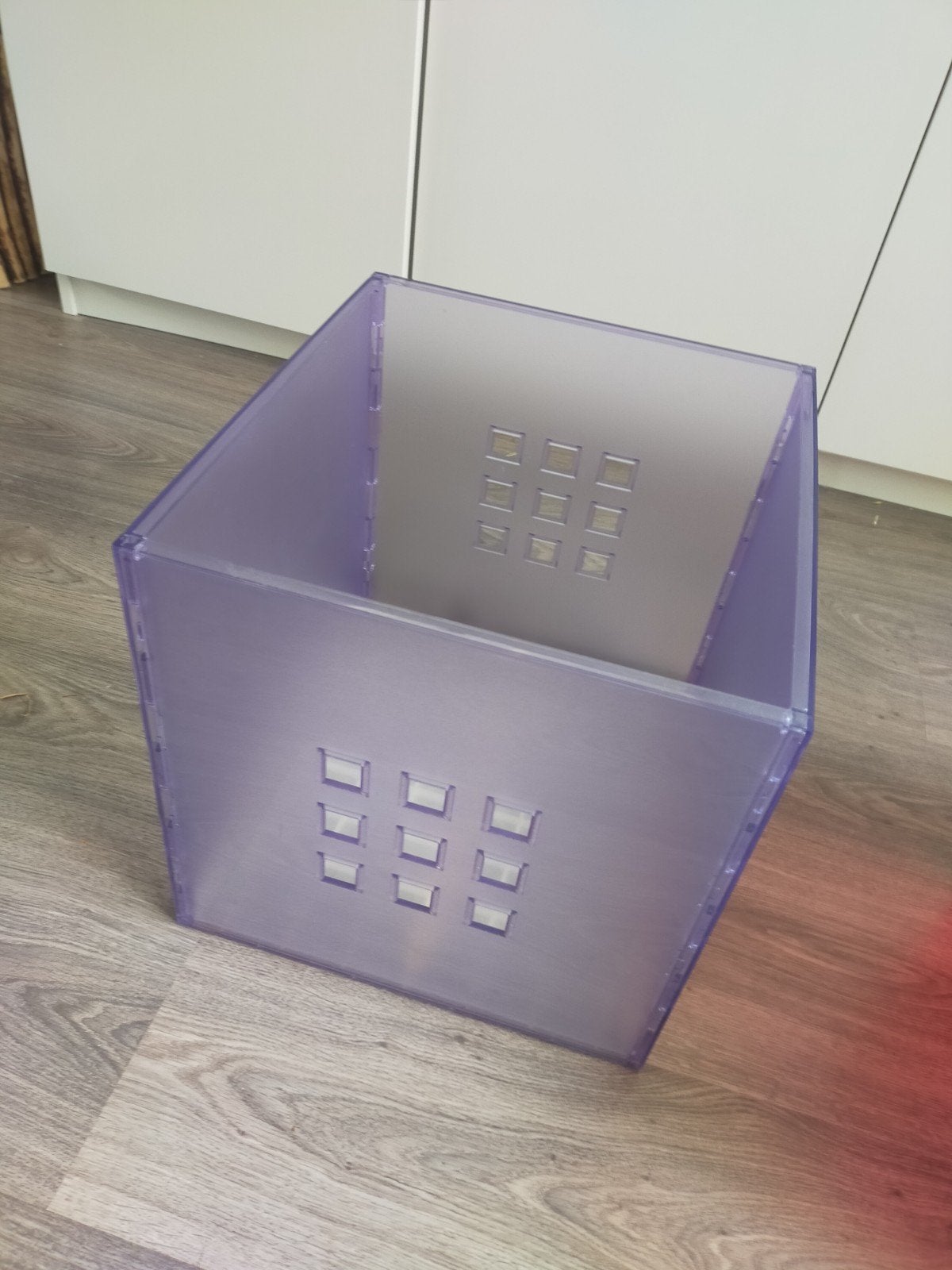 Kallax, plastic bakken: 2 melkkleur 2 rood, Ophalen, Minder dan 50 cm