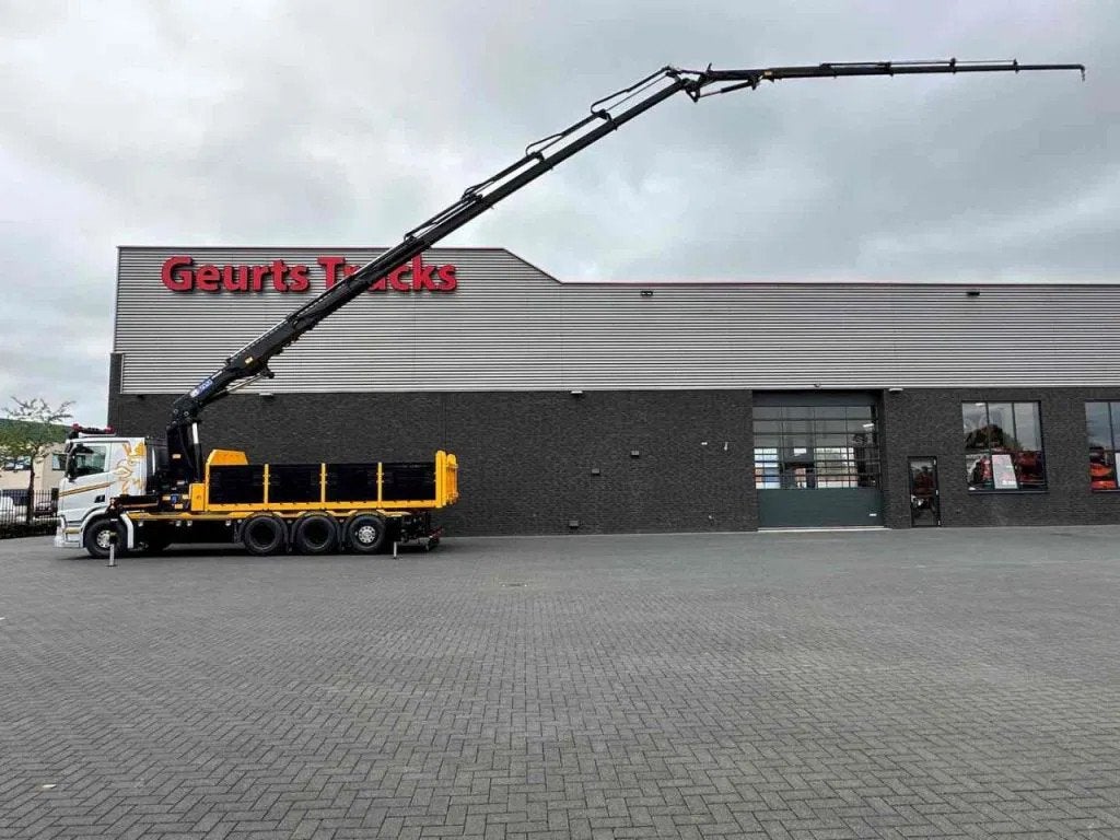 Scania R530 V8 NGS 8X4 TRIDEM MET HYVA 2Z KIPPER + HMF 5020-, Auto's, Vrachtwagens, Automaat, Euro 6, Scania, Parkeercamera