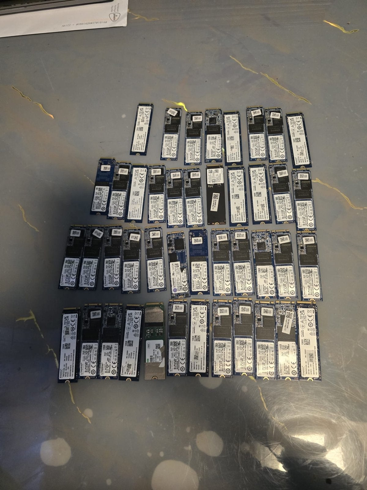 73x Kingston 128GB SSD - Interne opslag voor laptop/desktop, Computers en Software, Ophalen, Intern, Gebruikt, Server