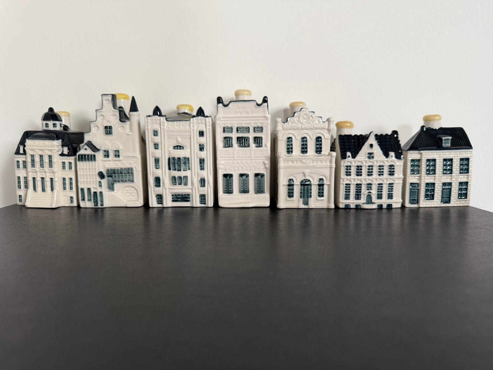 KLM Business Class Huisjes 100 t/m 106, Verzamelen, KLM Huisjes, Ophalen of Verzenden, Nieuw, 61 t/m 80, Gevuld