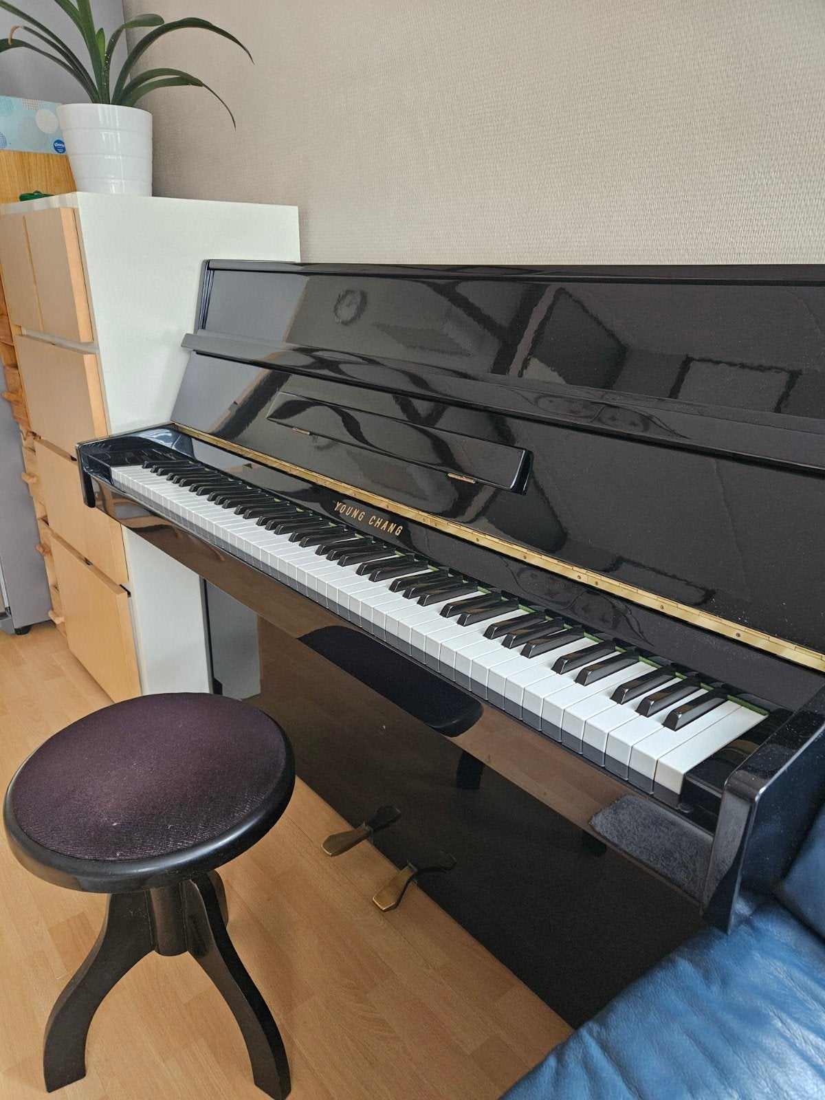 Young Chang Piano EC-109 Zwart Hoogglans met Kruk, Muziek en Instrumenten, Ophalen, Gebruikt, Zwart, Piano