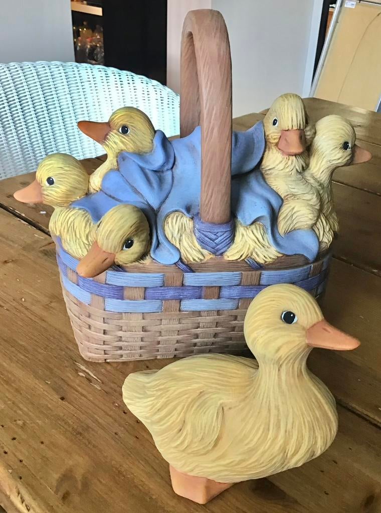 LEUKE UNIEKE AARDEWERK PAASMAND MET EENDJES, Diversen, Pasen, Ophalen of Verzenden, Zo goed als nieuw