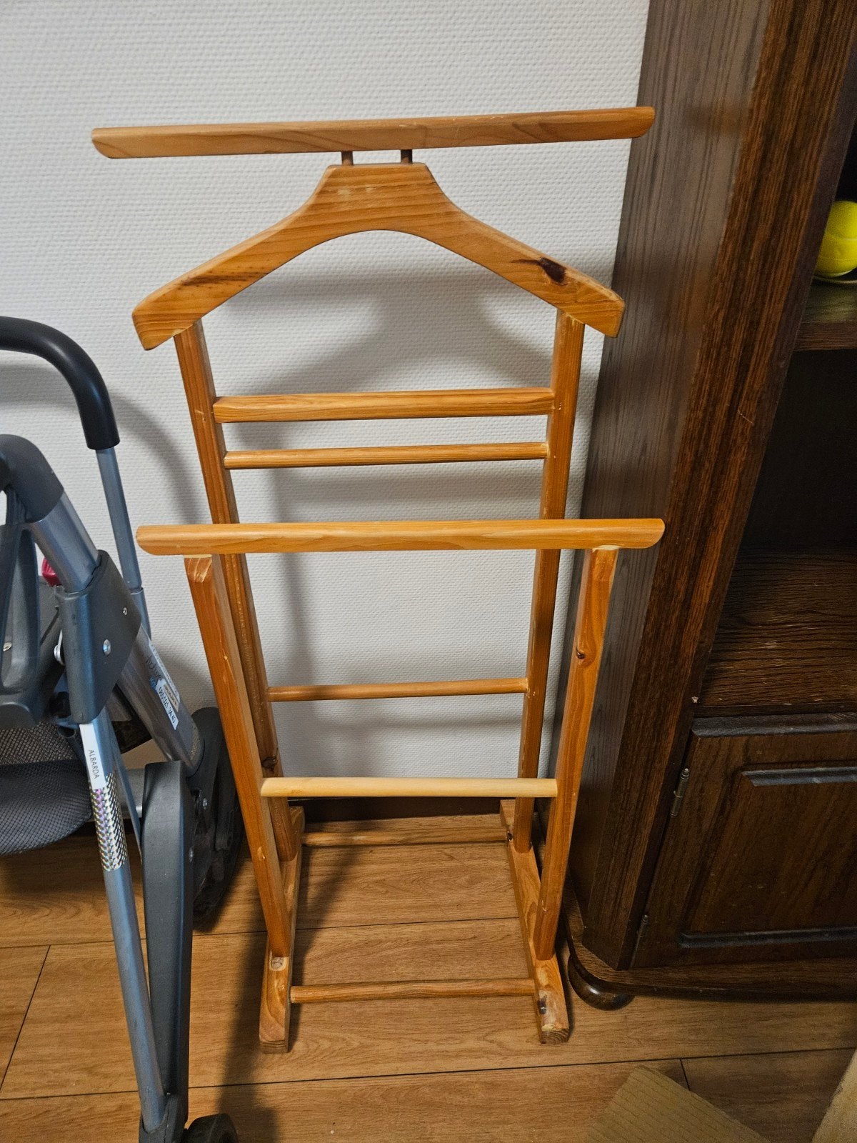 dressboy, houten staande kapstok - Kledingrek, Ophalen, Gebruikt, 100 tot 150 cm, Staande kapstok