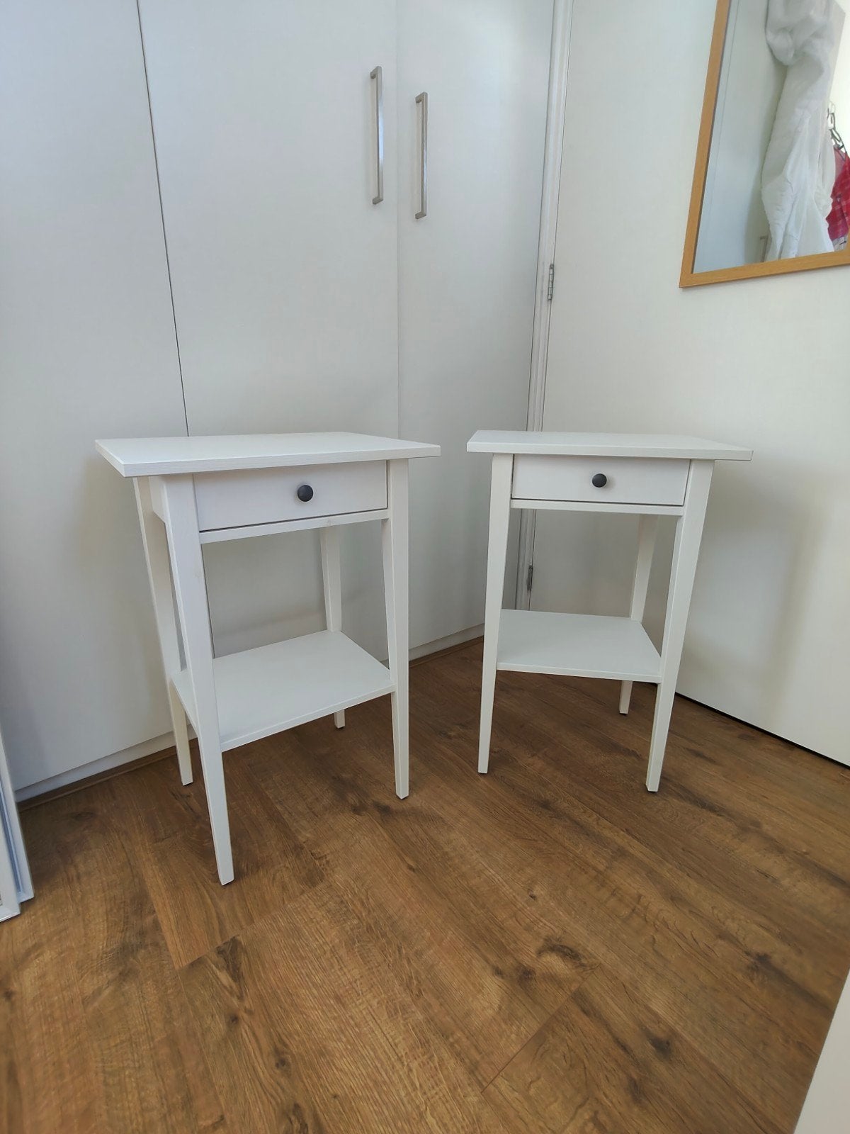 Nachtkastje Hemnes wit, Huis en Inrichting, Ophalen, Zo goed als nieuw, Minder dan 45 cm