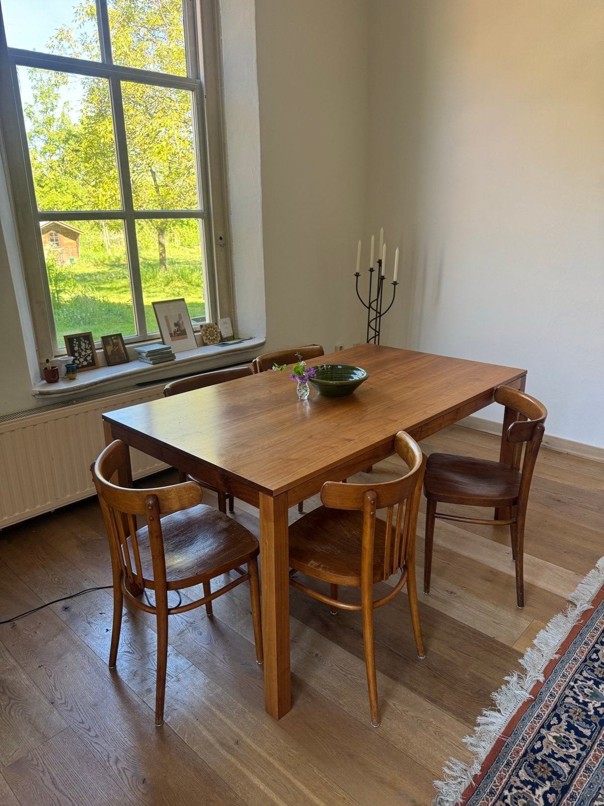 Warme notenhouten eettafel, Ophalen