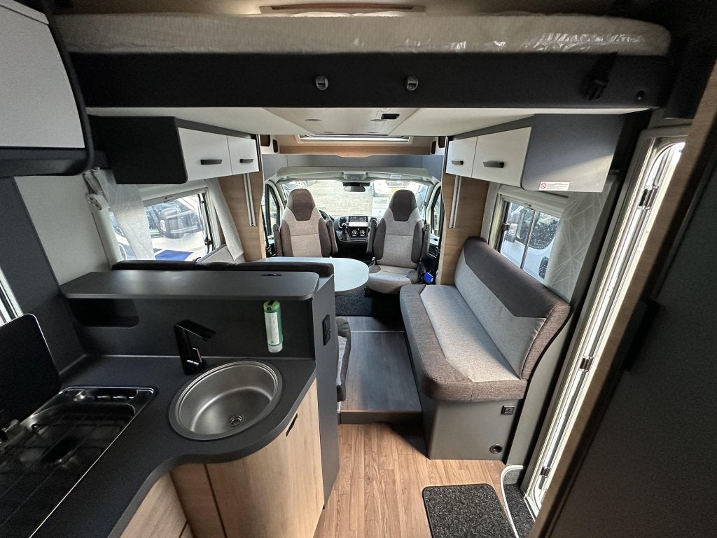 Knaus L!ve Wave 650 MF AUTOMAAT + HEFBED, Caravans en Kamperen, Automaat, Ringverwarming, Fiat, Bedrijf