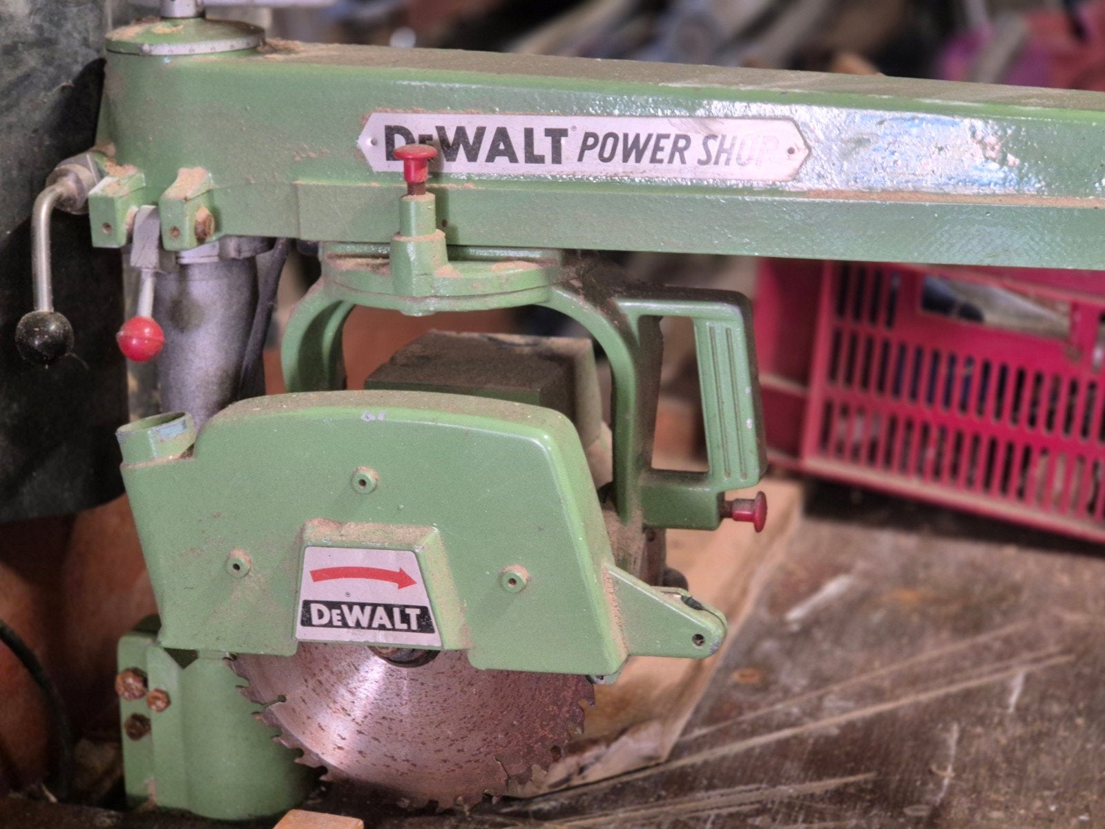 Dewalt Afkortzaag 220V met werkblad, Ophalen, Gebruikt, Afkortzaag, Dewalt