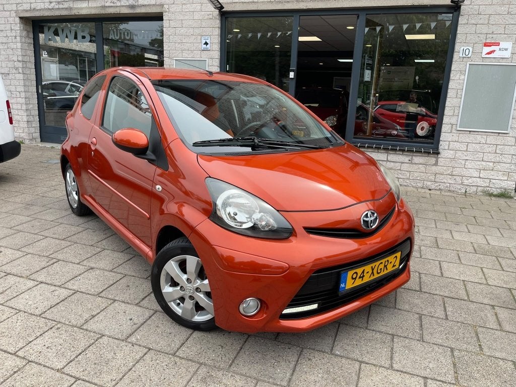 Foto 16 van Toyota Aygo 1.0 VVT-i Dyn Facelift Led Nw Apk NAP (bj 2012)