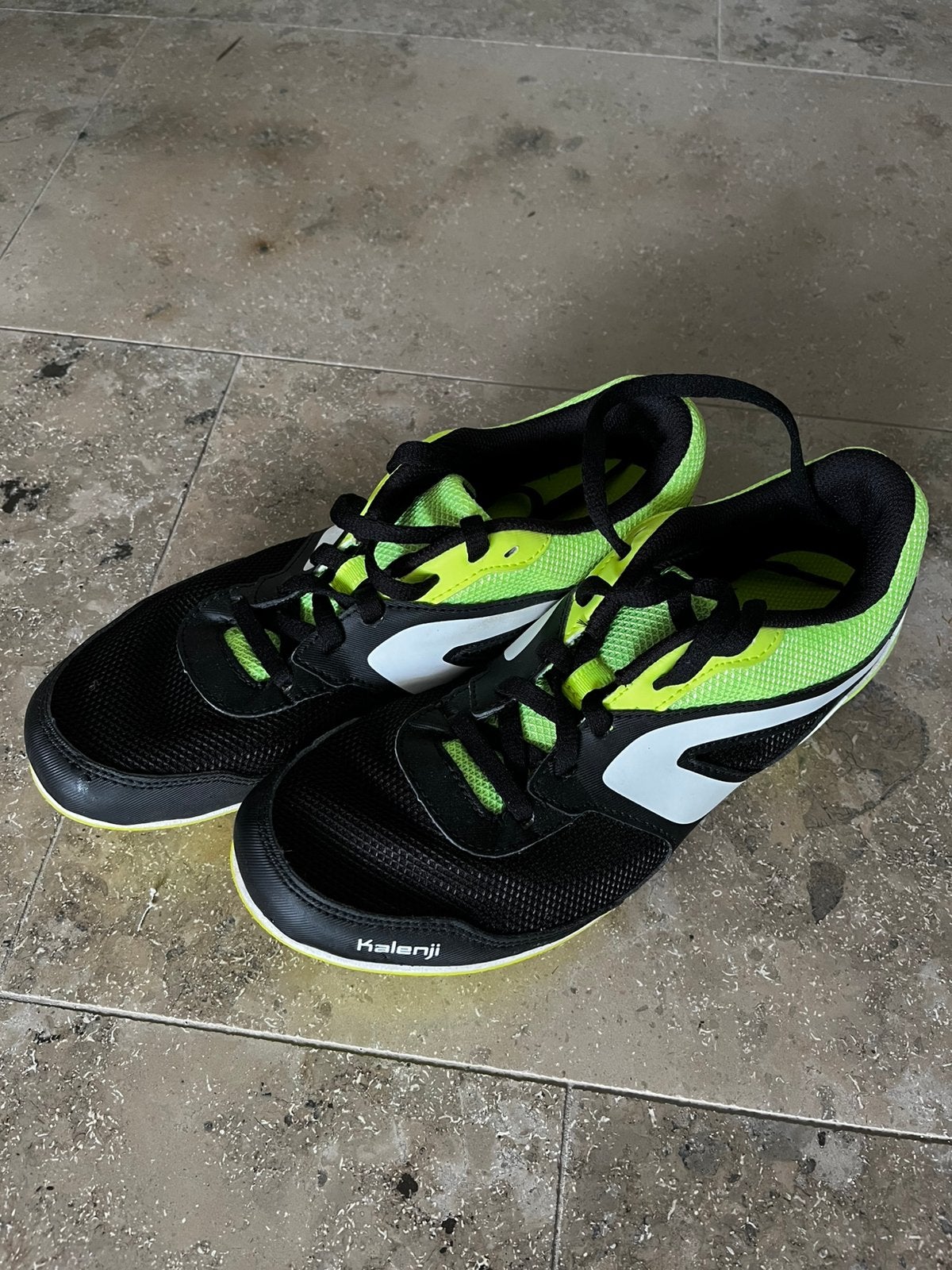 Kalenji atletiekspikes maat 39 zwart/geel, Sport en Fitness, Loopsport en Atletiek, Overige merken, Ophalen of Verzenden, Zo goed als nieuw