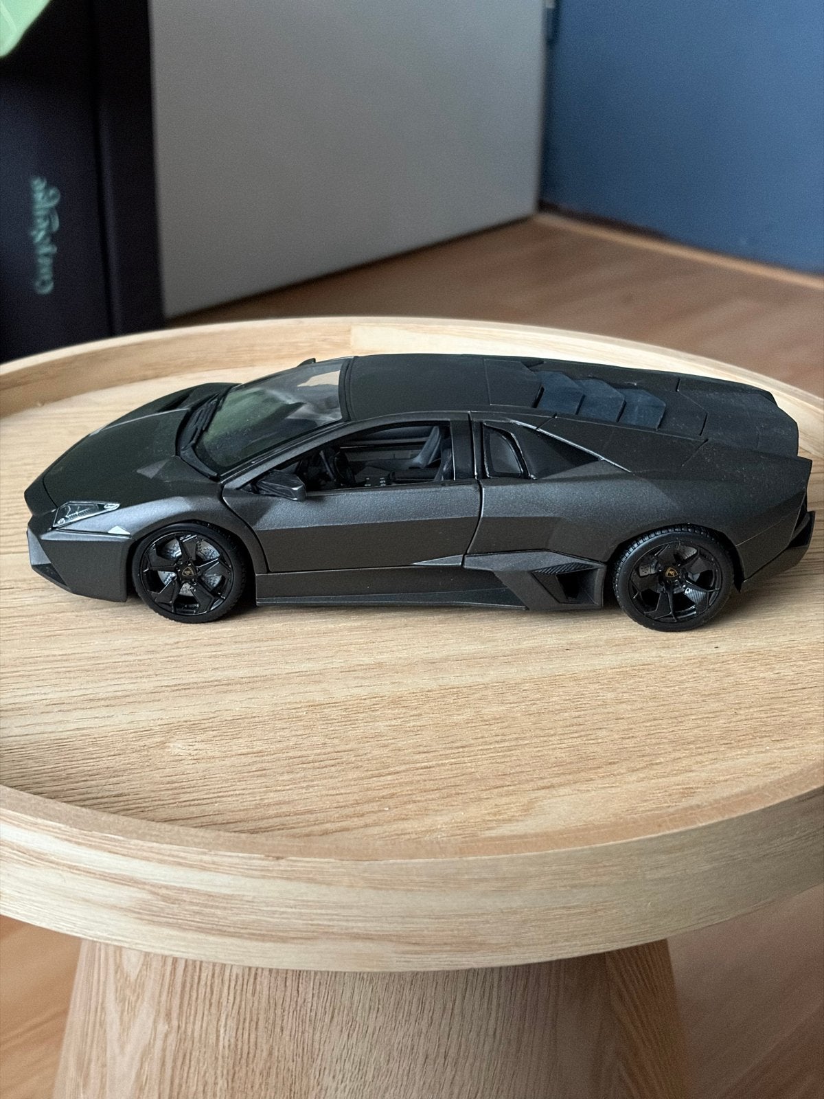 Bburago 1:18 Lamborghini Reventon, Ophalen of Verzenden, Gebruikt, Auto, Bburago