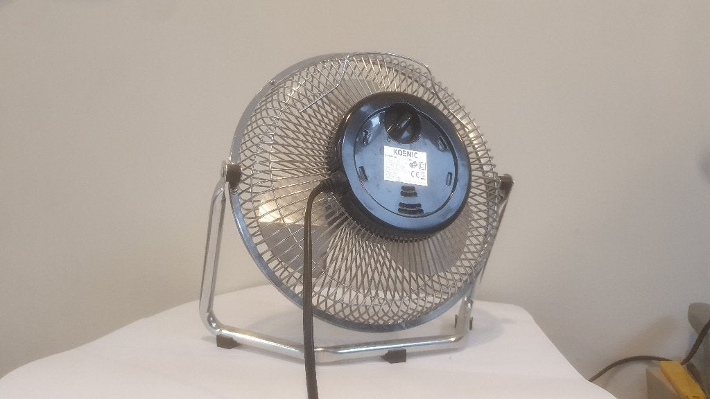 Koenic Metalen Tafelventilator - Compact en Krachtig, Ophalen of Verzenden, Gebruikt, Tafelventilator
