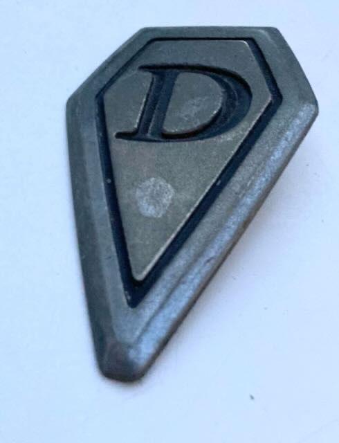 DATSUN front   embleem oldtimer, Ophalen of Verzenden, Gebruikt, Auto's