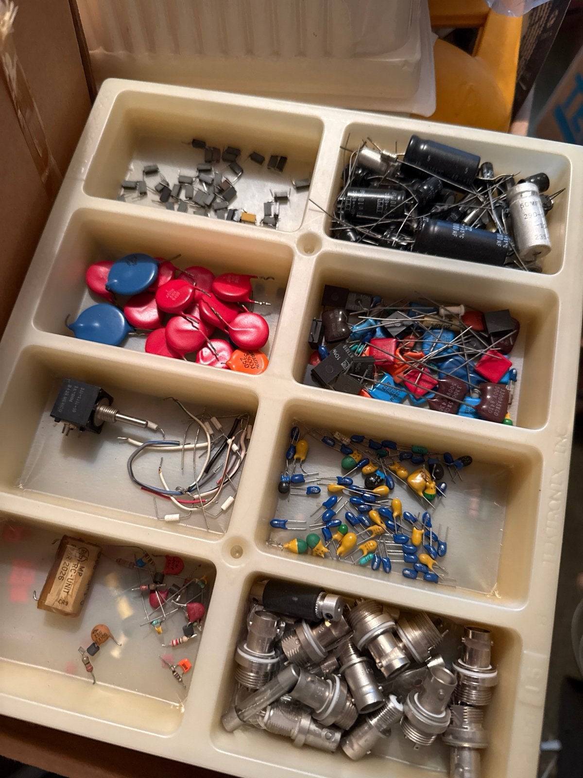 Grote partij elektronica onderdelen voor de hobbyist, Ophalen, Gebruikt