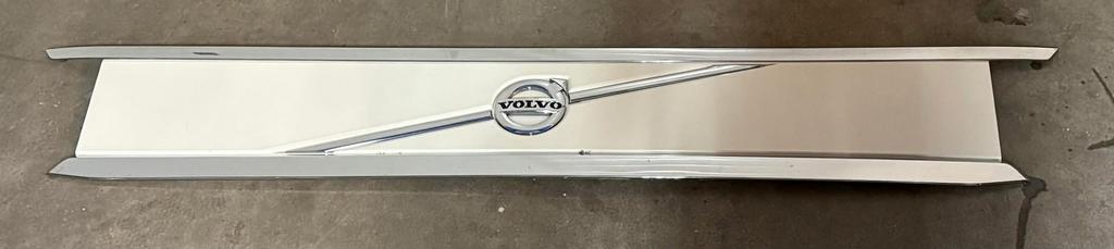 Volvo frontplaat wit/zilver met logo, Ophalen, Gebruikt