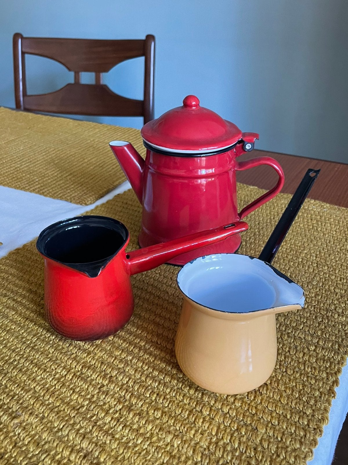 Emaille vintage retro geel en rood kannetje en koffiepot, Antiek en Kunst, Antiek | Emaille, Ophalen of Verzenden