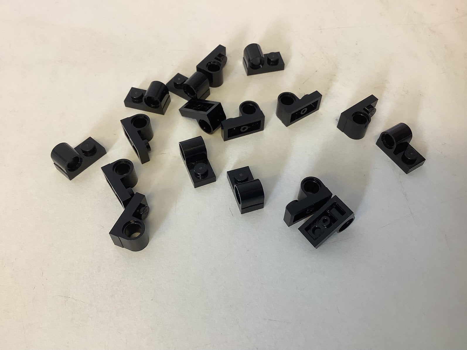 Lego plaat aangepast 1x2 met pin gat zwart, Ophalen of Verzenden, Gebruikt, Losse stenen, Lego