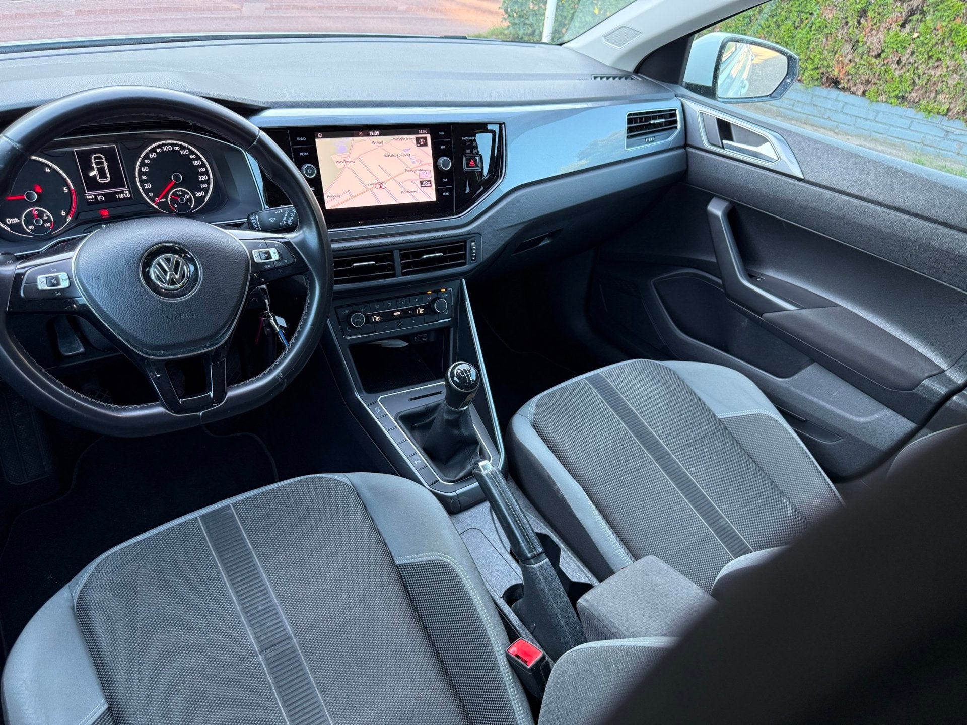 Volkswagen Polo 1.6 TDI 5DRS Comfortline Business ECC NAVI L, Voorwielaandrijving, Stof, Gebruikt, Euro 6