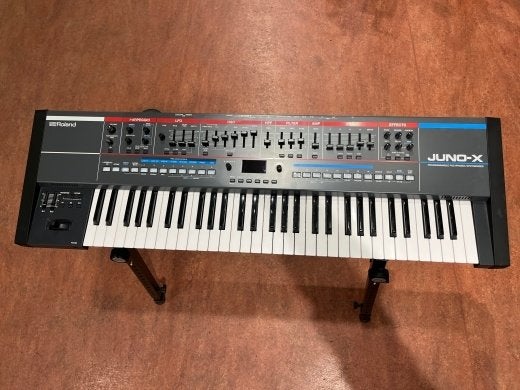 Roland Juno X - nieuwstaat, Muziek en Instrumenten, Synthesizers, Zo goed als nieuw, 61 toetsen, Roland, Ophalen