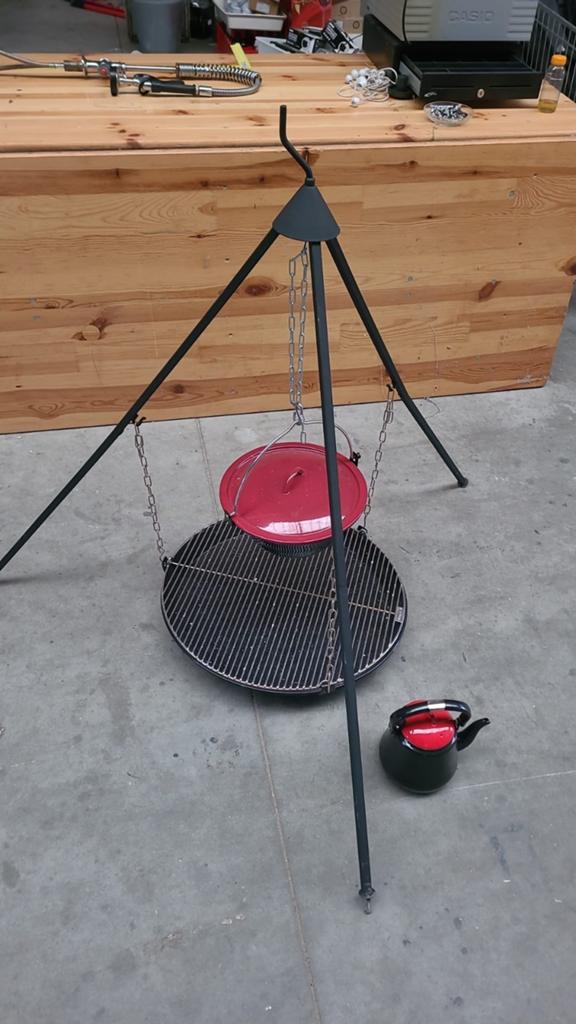 Driepoot met Grillrooster, Stoofpan en Ketel, Tuin en Terras, Barbecue-accessoires, Ophalen, Gebruikt, Onbekend