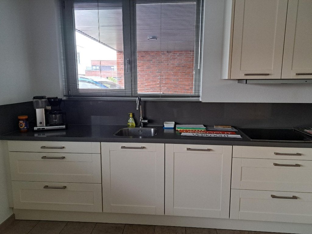 Te koop keuken incl. inbouwapparatuur, Ophalen, Gebruikt, Wit, Hoekkeuken