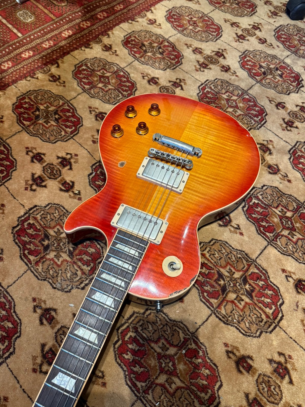 2016 Gibson Les Paul Tradional Plus Sunburst Heavey Aged, Ophalen of Verzenden, Zo goed als nieuw, Solid body, Gibson