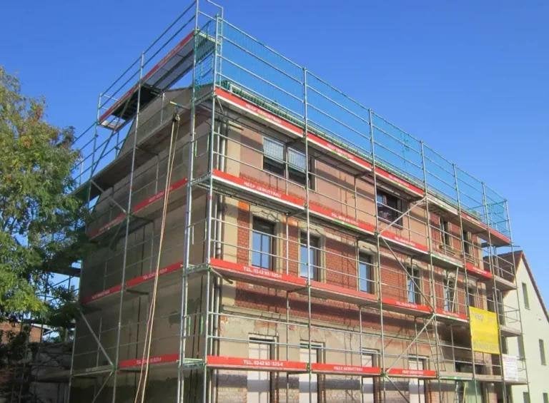 256 m² gebruikte Plettac daksteiger met houten vloeren, Ophalen of Verzenden, Gebruikt, Overige metalen