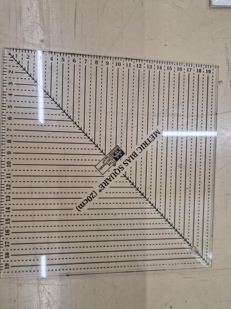 Metric Bias Square (20cm), Ophalen of Verzenden
