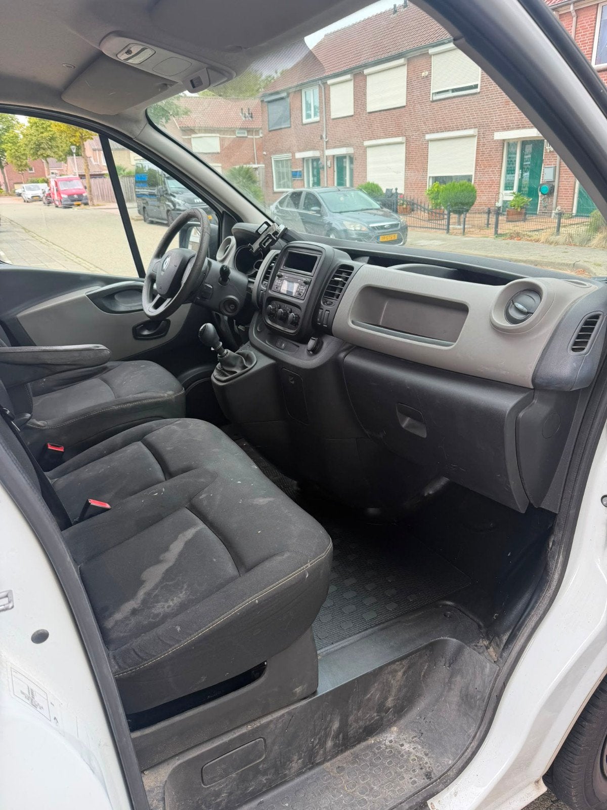 Renault trafic, Voorwielaandrijving, Euro 5, Stof, Zwart
