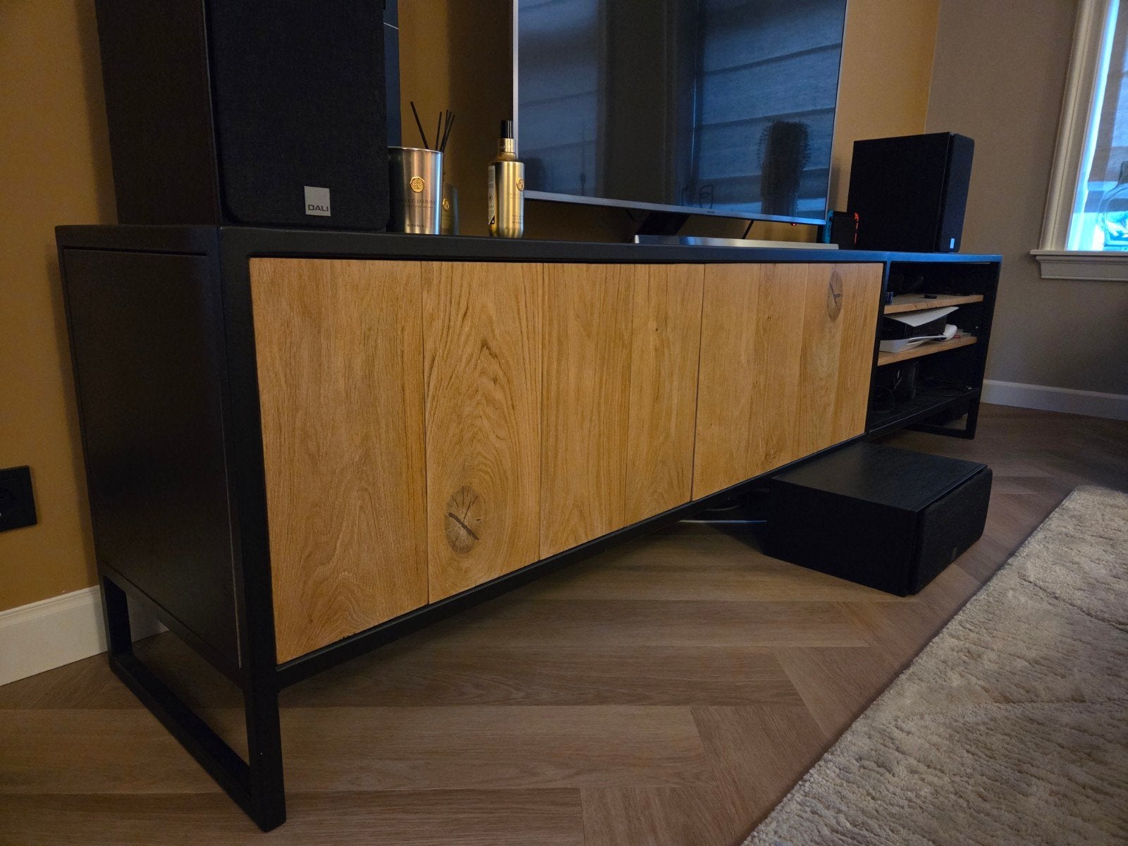 TV meubel van staal met eiken deurtjes, Huis en Inrichting, Kasten | Televisiemeubels, Ophalen, Eikenhout, 200 cm of meer, Minder dan 100 cm