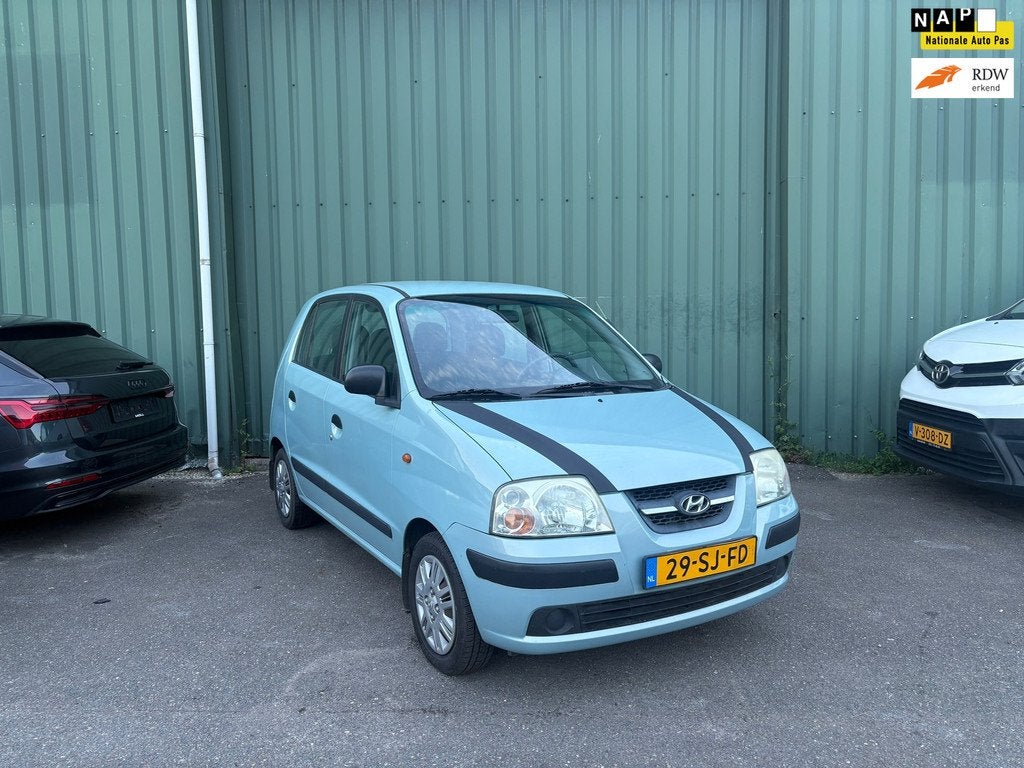 Hyundai Atos 1.1i Active Young - LAGE KILOMETERS - ELEKTRISC, Auto's, Hyundai, Voorwielaandrijving, 31 €/maand, 4 cilinders, Origineel Nederlands