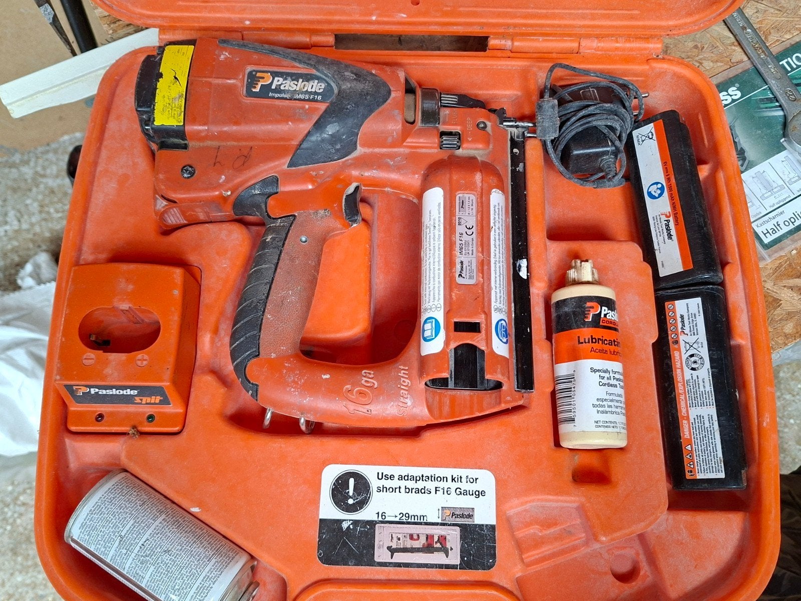 Paslode Impulse tacker met toebehoren, Ophalen of Verzenden, Gebruikt, Tacker/nietmachine, Overige merken