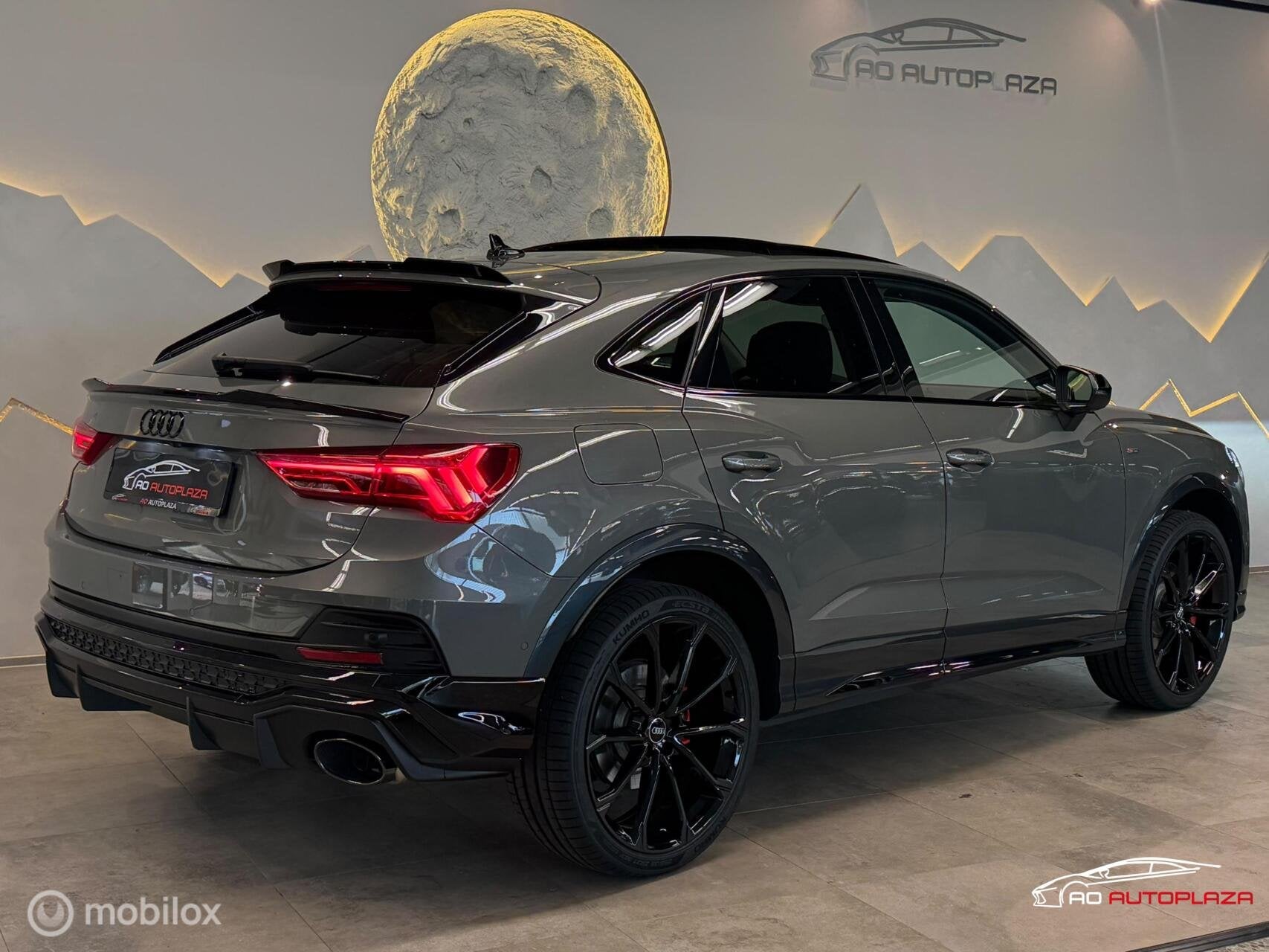 Audi Q3 Sportback 45 TFSI e S-line Panorama/RS Q3 look/Sonos, Auto's, Dealer onderhouden, Zwart, 245 pk, Hybride Elektrisch/Benzine