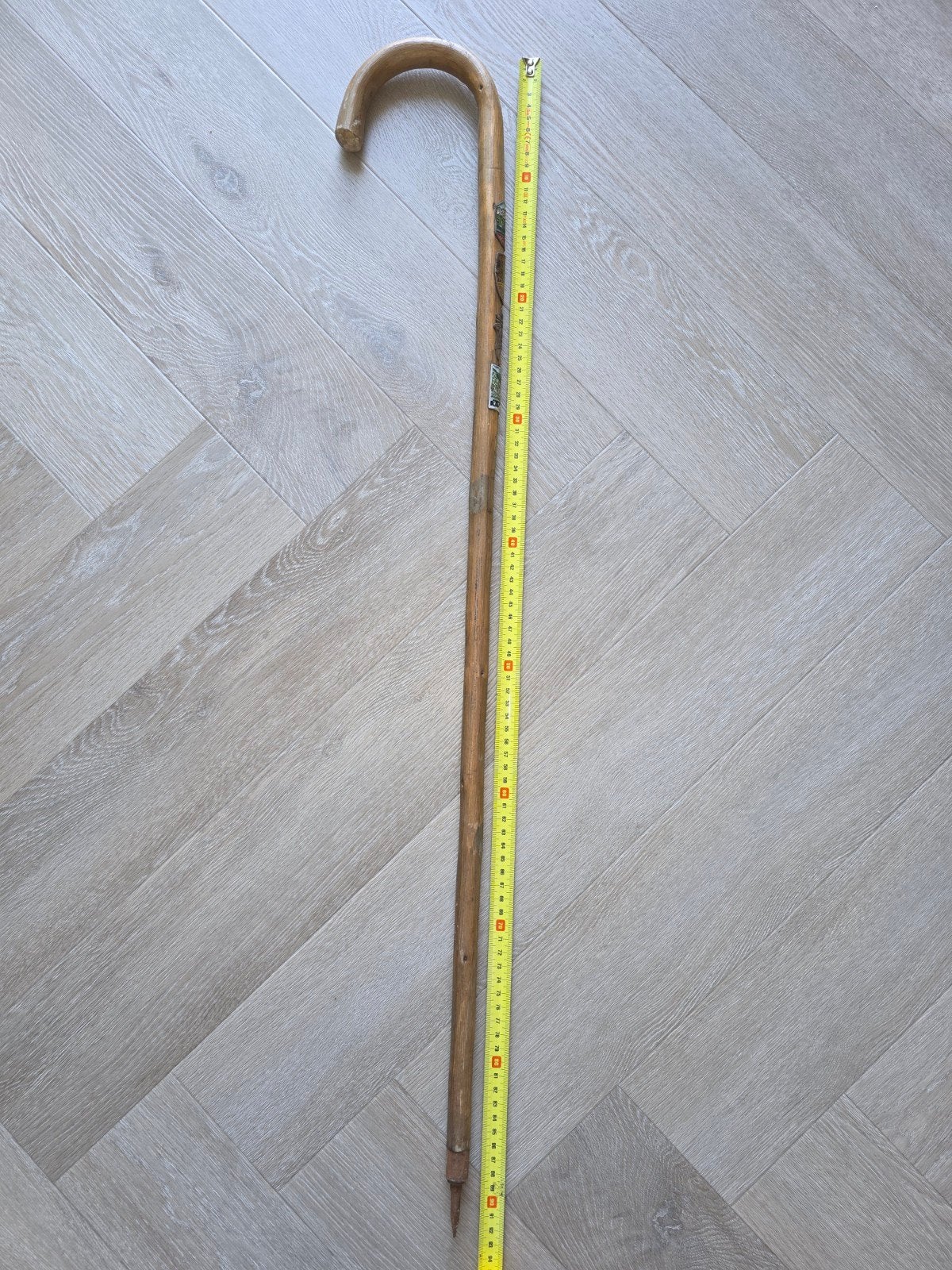 Vintage houten alpenwandelstok met schildjes - 90 cm, Diversen, Ophalen of Verzenden