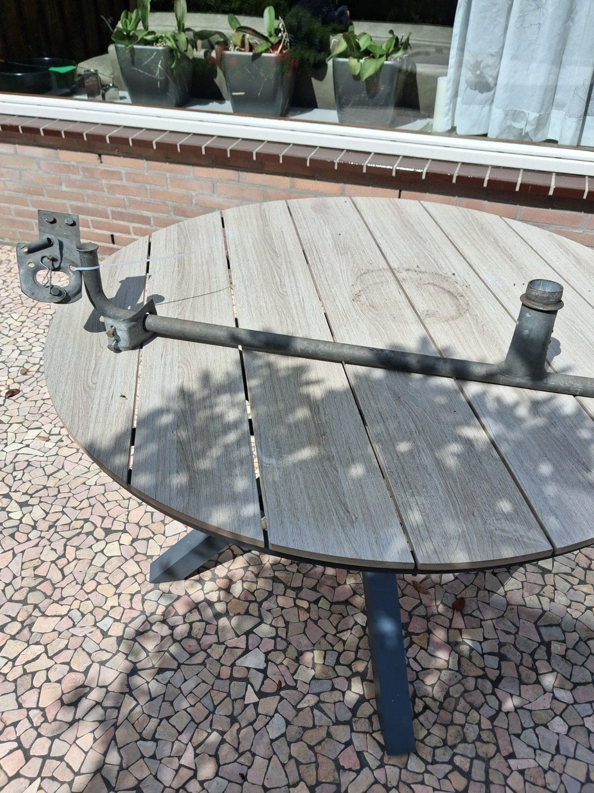 Een reserve wiel steun voor onder een caravan., Ophalen, Gebruikt