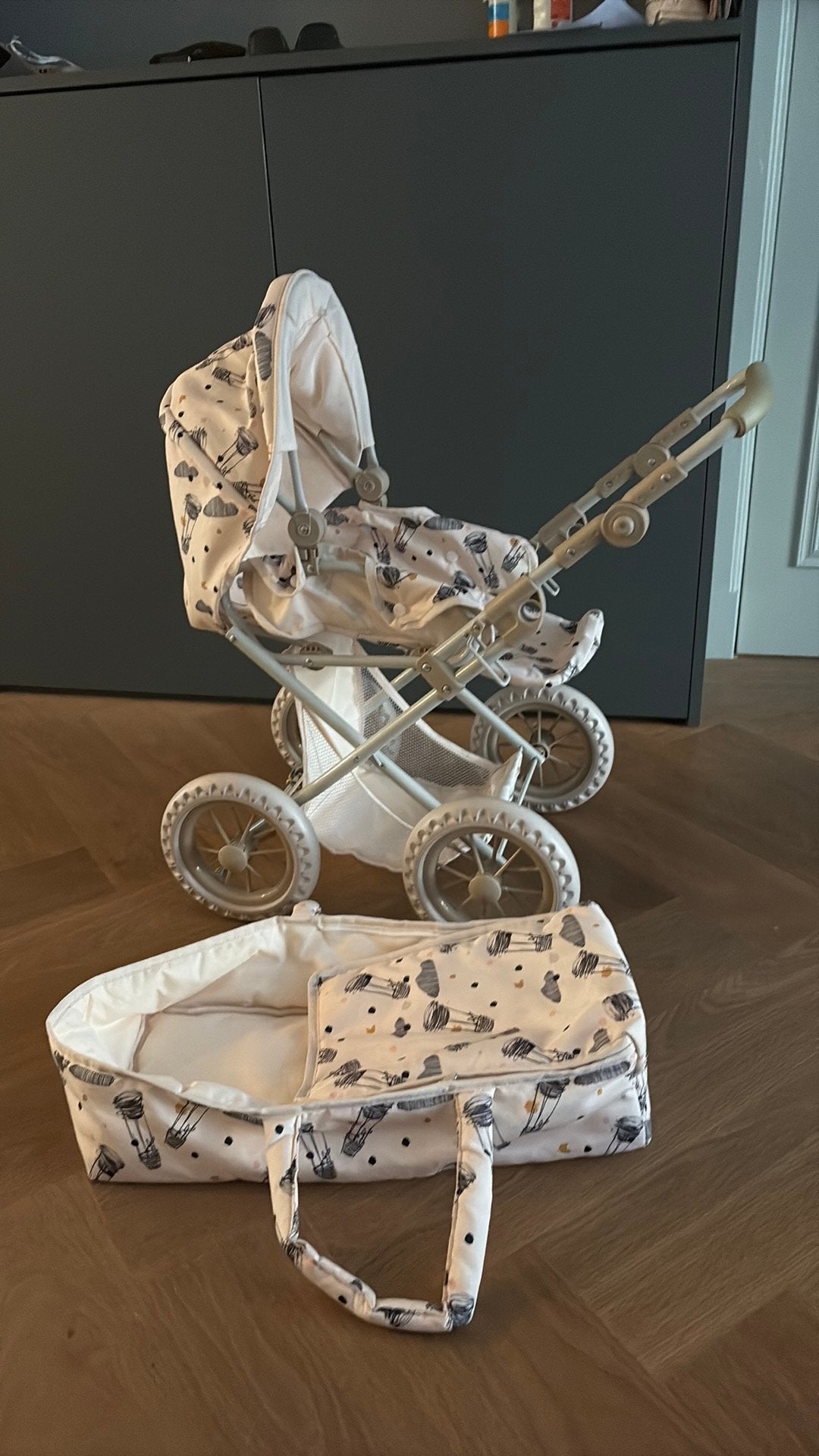 Poppenwagen, bedje + pop, Ophalen, Gebruikt, Babypop