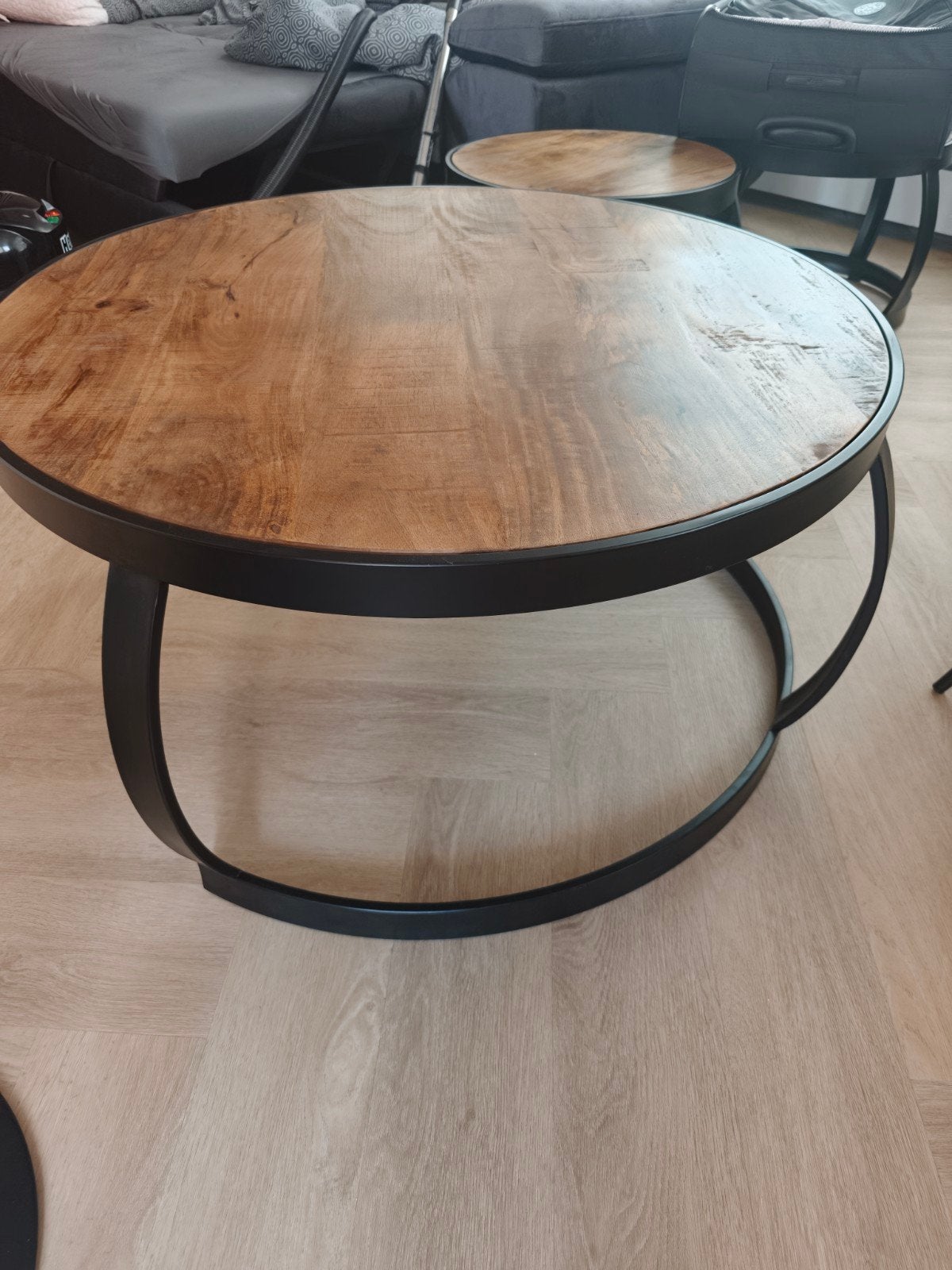 Ronde salontafel met mangohouten blad en metalen onderstel, Gebruikt, 50 tot 100 cm, Rond, Industrieel, Modern