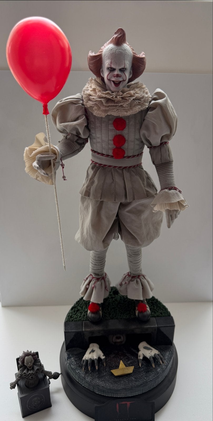 Sideshow Pennywise IT Chapter Two 1/6 Schaal Figuur, Ophalen, Zo goed als nieuw