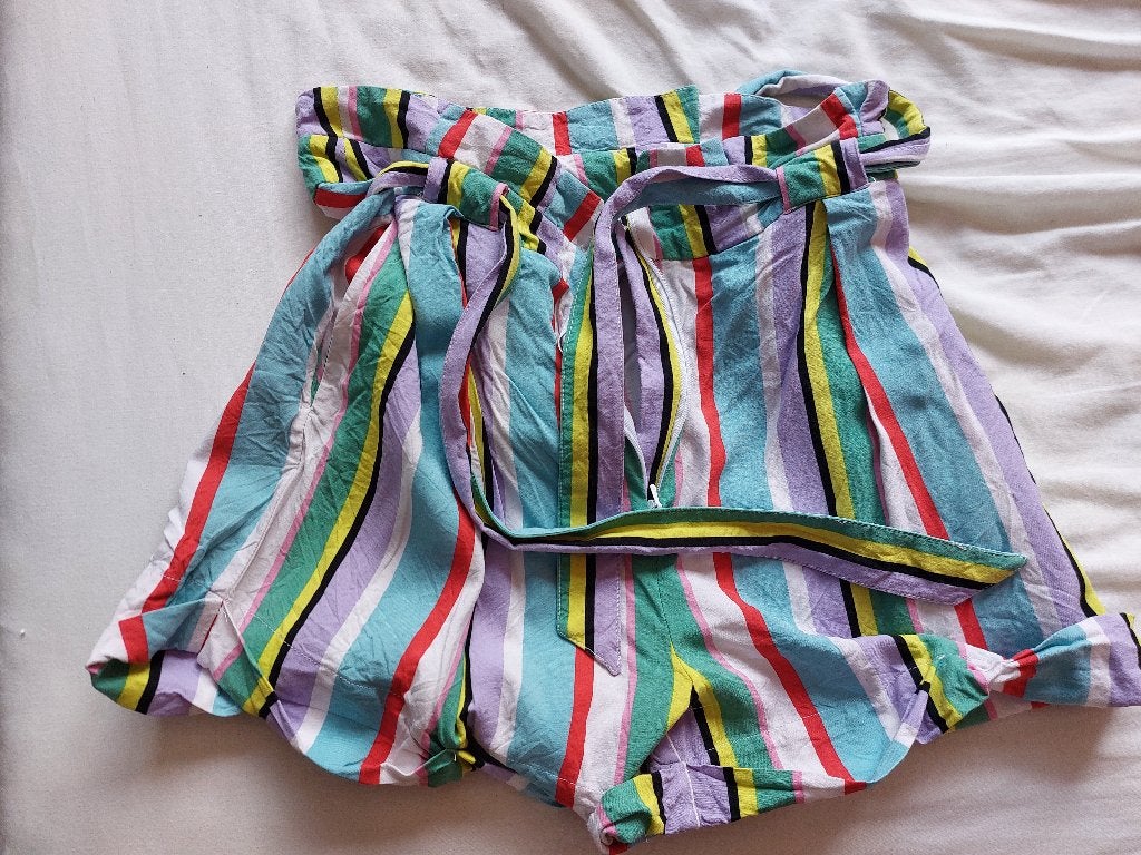 gestreepte kleurige korte broek Monki maat 40, Kleding | Dames, Broeken en Pantalons, Ophalen, Gedragen, Maat 38/40 (M), Kort