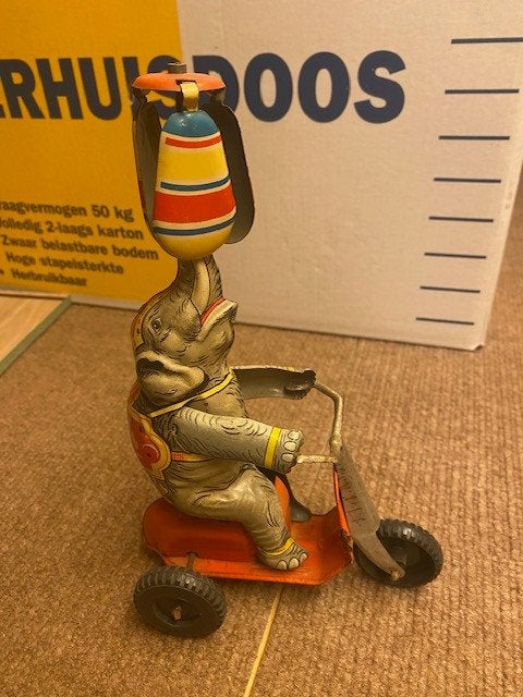 Vintage blikmetaal circusolifant, van ruim voor jaar 2000!, Ophalen, Huis en Inrichting