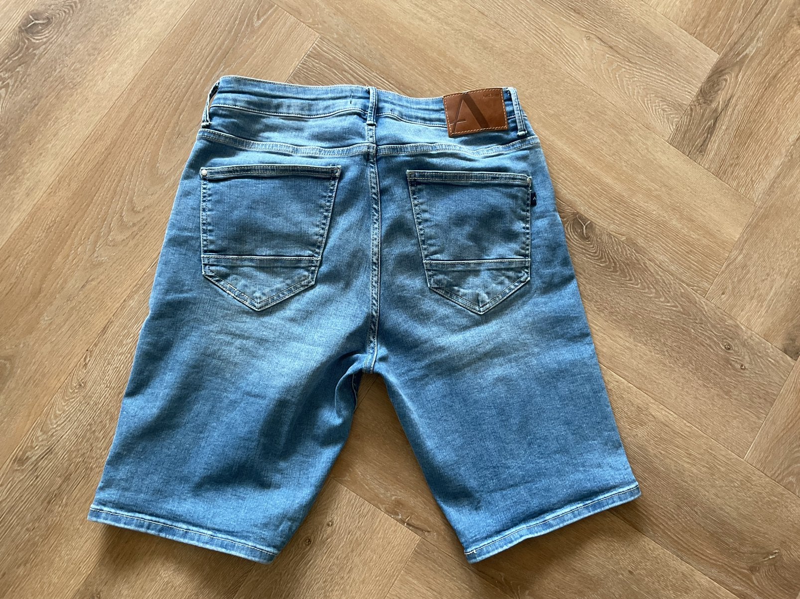 Nieuwe heren spijker korte broek van Sting Anti Blue maat L, Ophalen of Verzenden, Zo goed als nieuw, Blauw, W32 (confectie 46) of kleiner